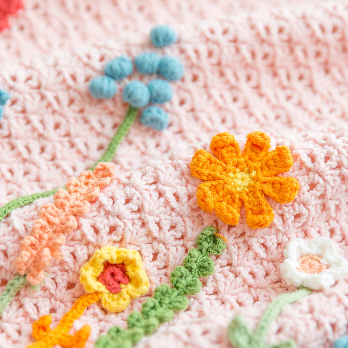 Flower Shadow Pillow Case-Blanket Crochet Yarn Kit | Susan's Family