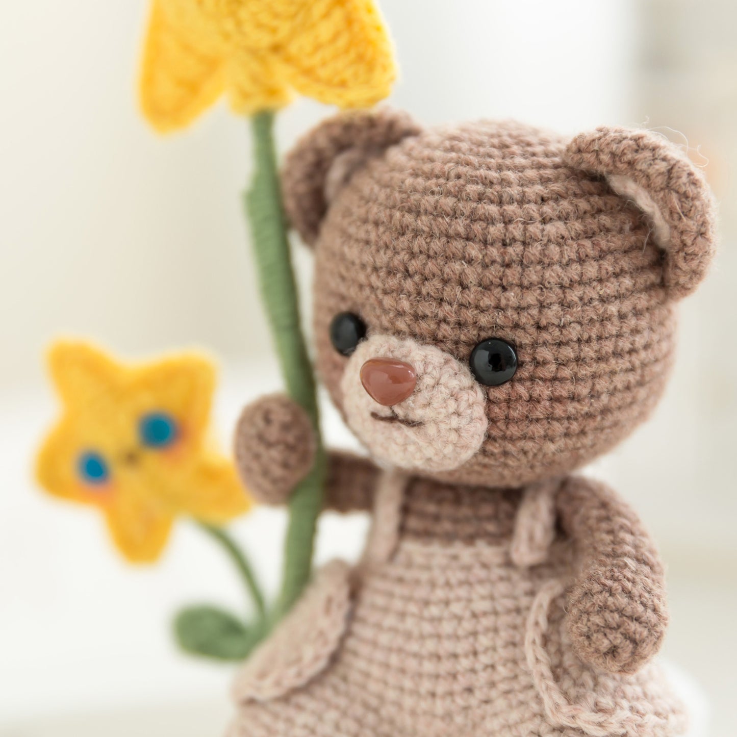 Starlight Sweet Dream Lamp Crochet Yarn Kit | Susan's Family