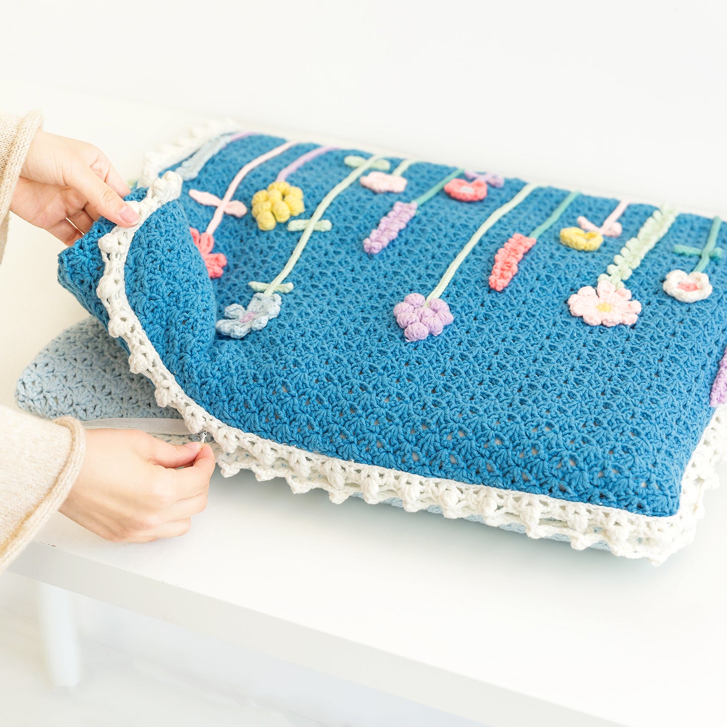 Flower Shadow Pillow Case-Blanket Crochet Yarn Kit | Susan's Family