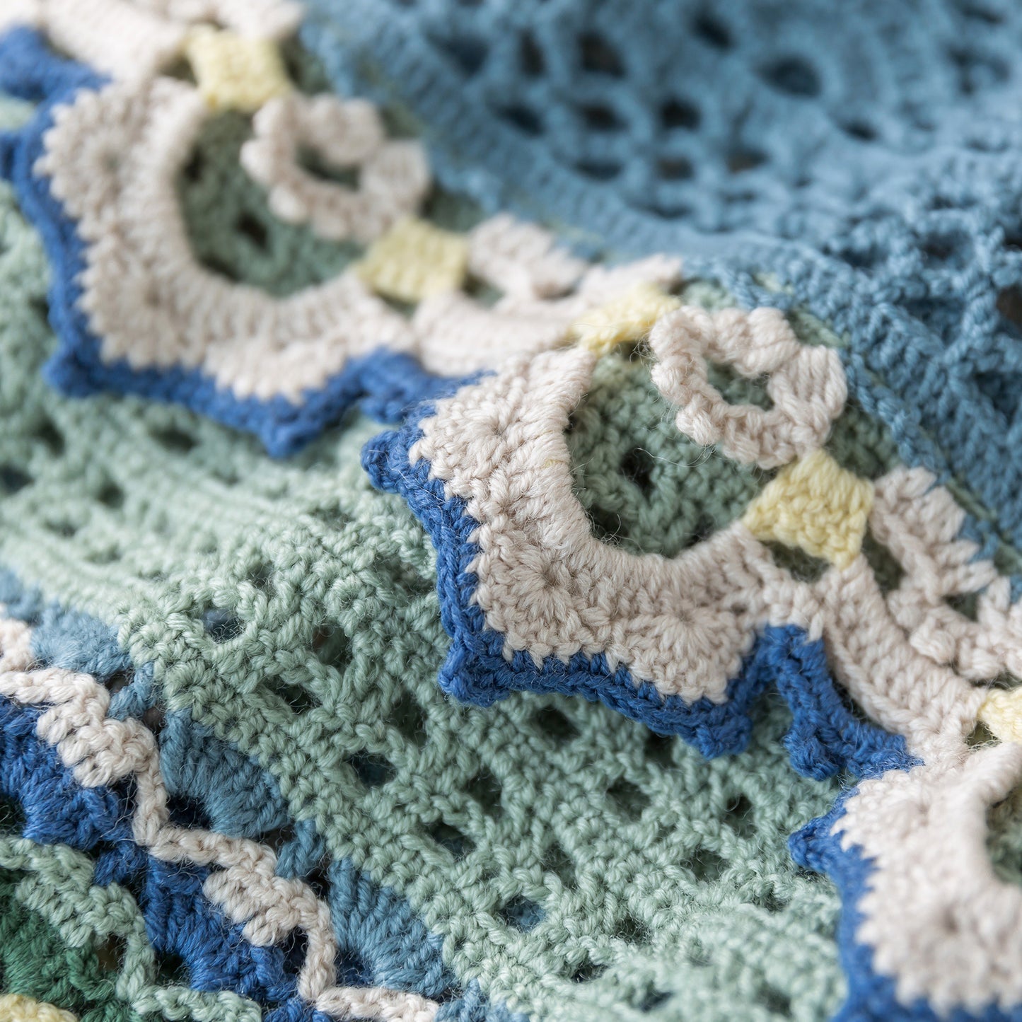 Lotus Brocade Vest Cochet Yarn Kit | Dunhuang Series | Susan's Family