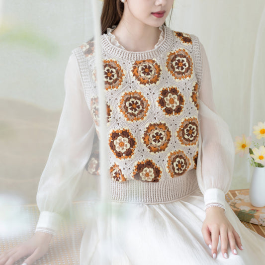 Kit de crochet pour gilet à motif porcelaine Lang | La famille de Susan