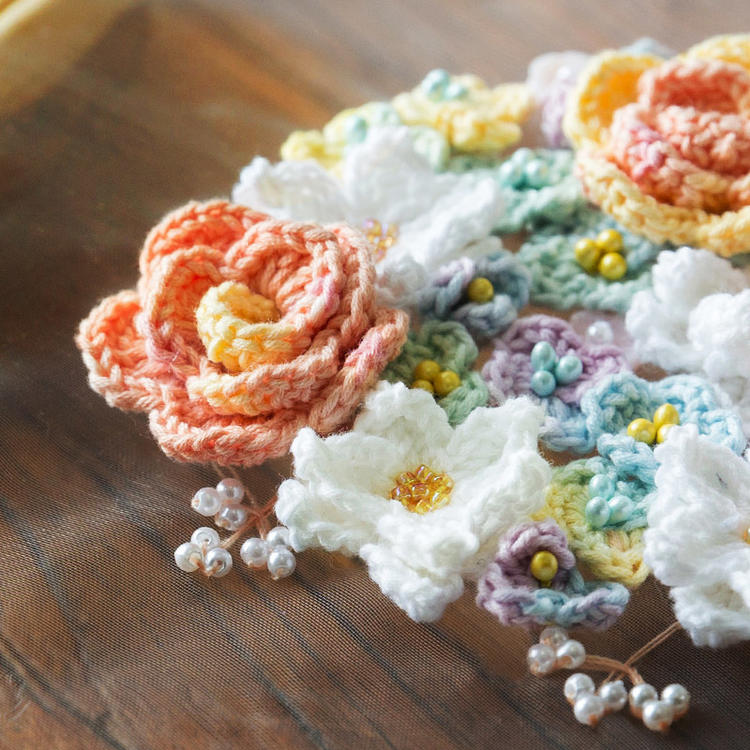 Blossoms on Frame Crochet Yarn Kit