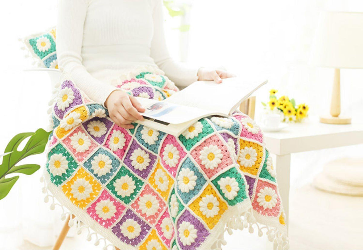 Daisy Pop Throw/Pillow Case Crochet Kit