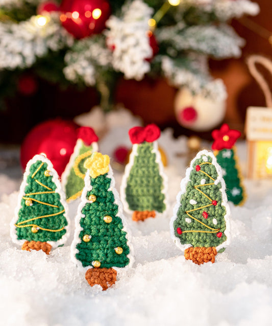 Christmas Wreath Hairpieces Crochet Kit