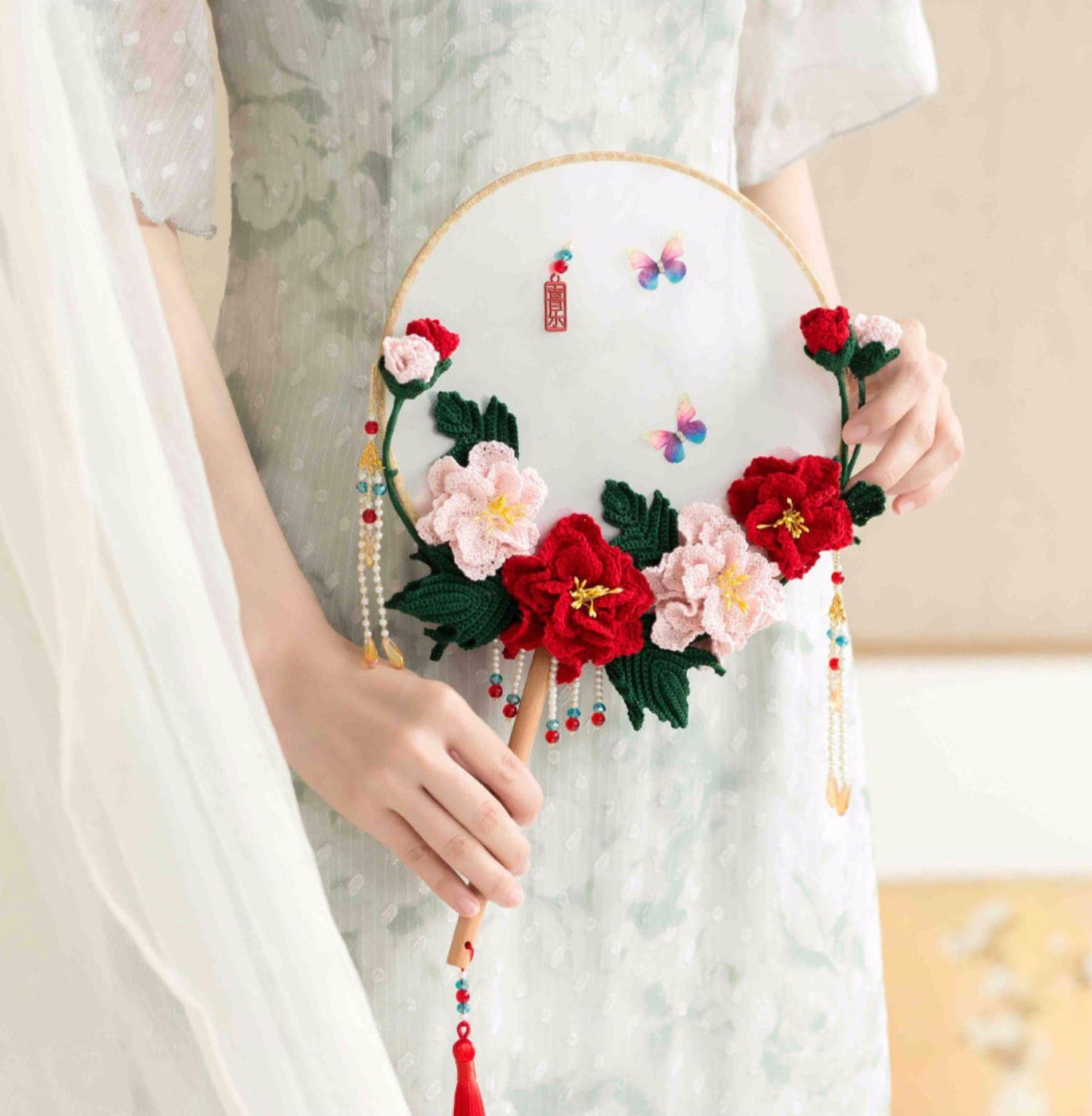 Ancient Grace Round Flower Fan Crochet Yarn Kit