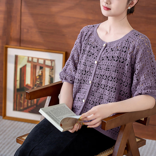 Häkelanleitung für eine Strickjacke mit blauer Orchidee