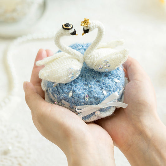 Häkelanleitung für die Schwanensee-Spieluhr