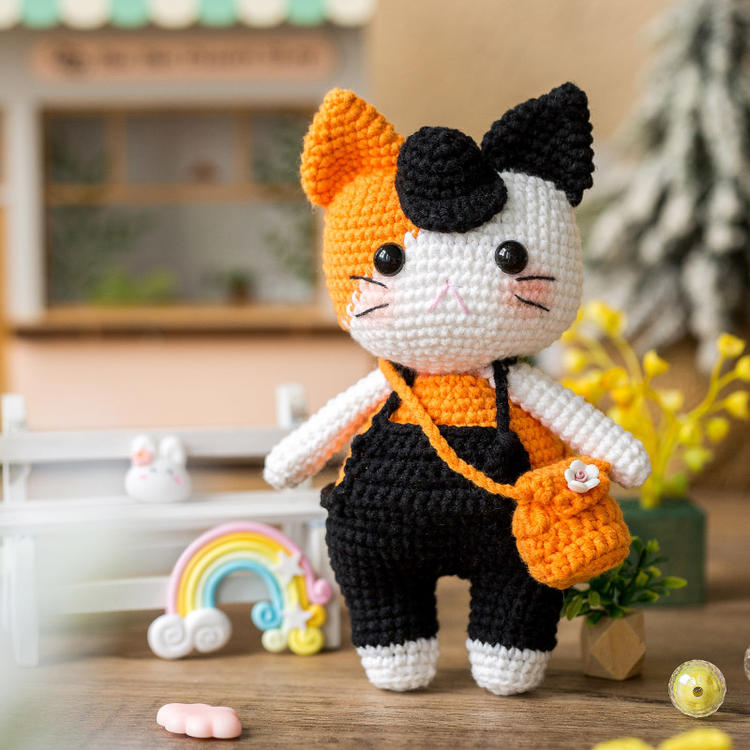Traveling Kitten Crochet Pattern