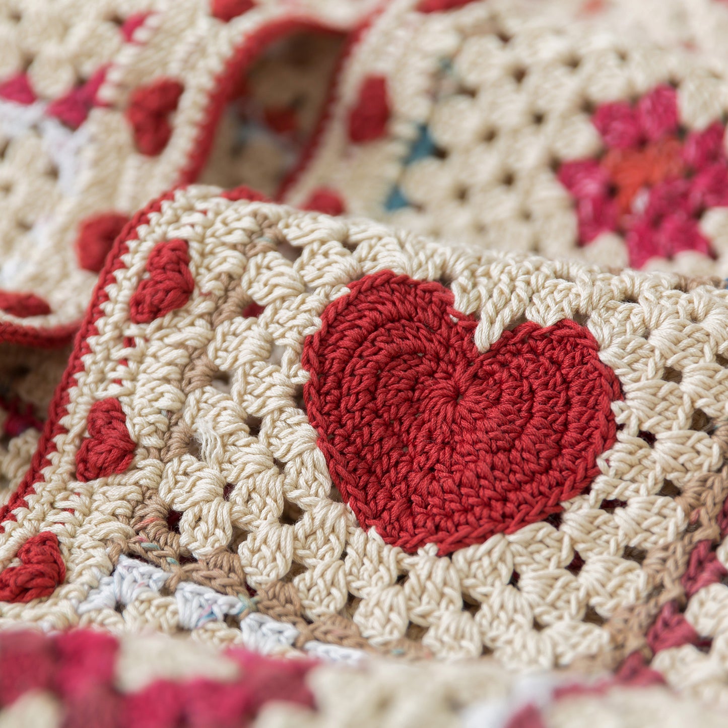 GridHeart Stylish Cardigan Crochet Yarn Kit | Susan's Family