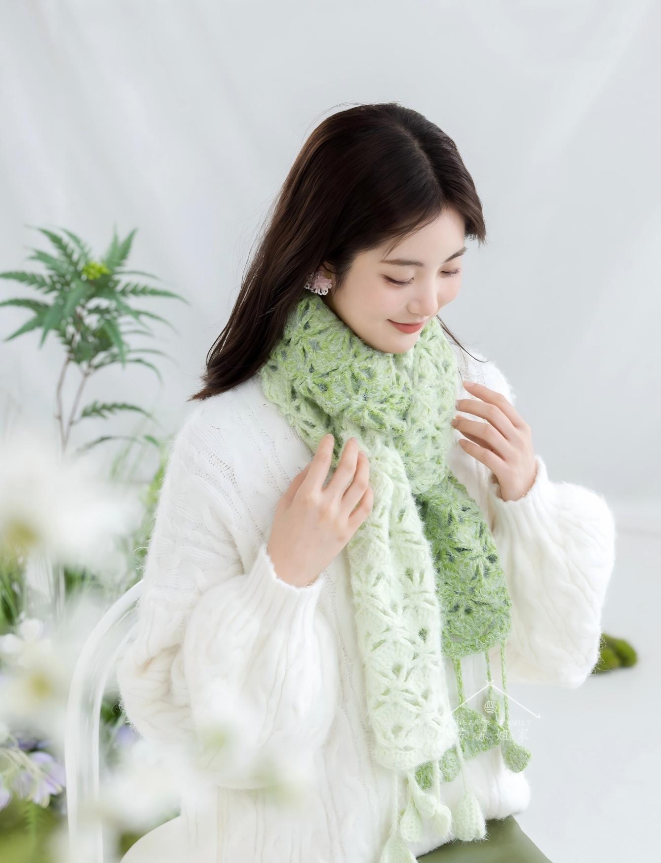 Ginkgo Scarf Crochet Pattern