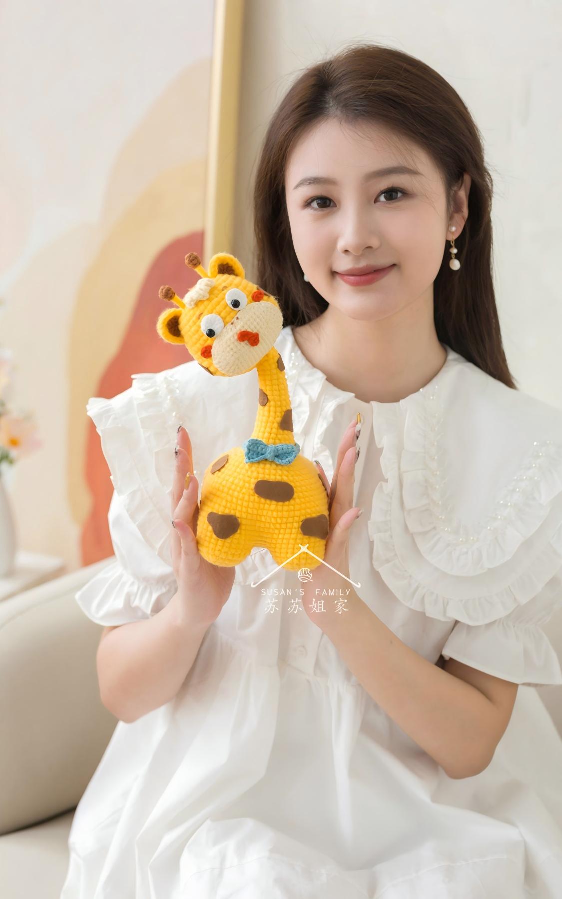 Head Tilting Toy Crochet Kit