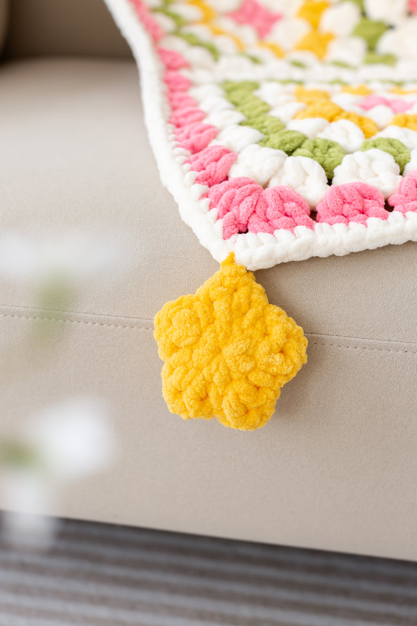 Puffy Square Throw Crochet Kit