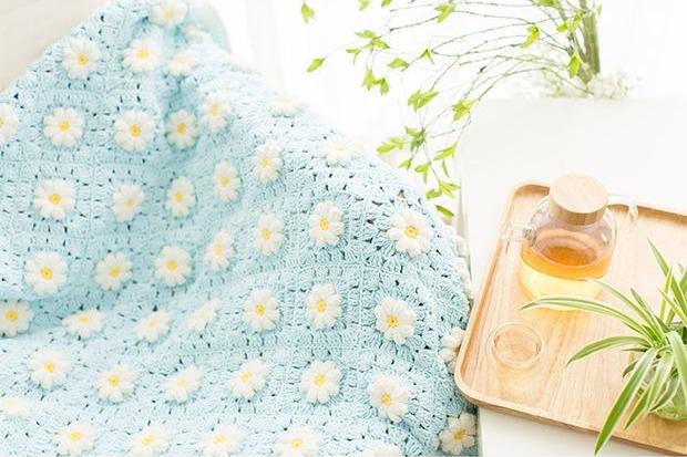 Oxeye Daisy Blanket Crochet Yarn Kit