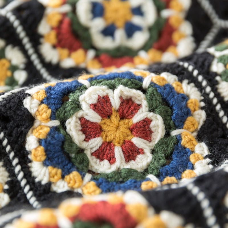 Kit de crochet pour gilet à motif porcelaine Lang | La famille de Susan