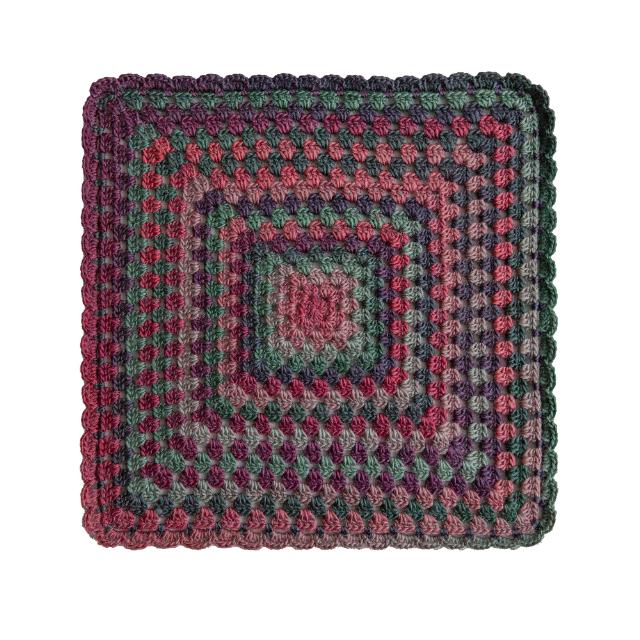 Grannysquare Pillow Blanket Crochet Kit