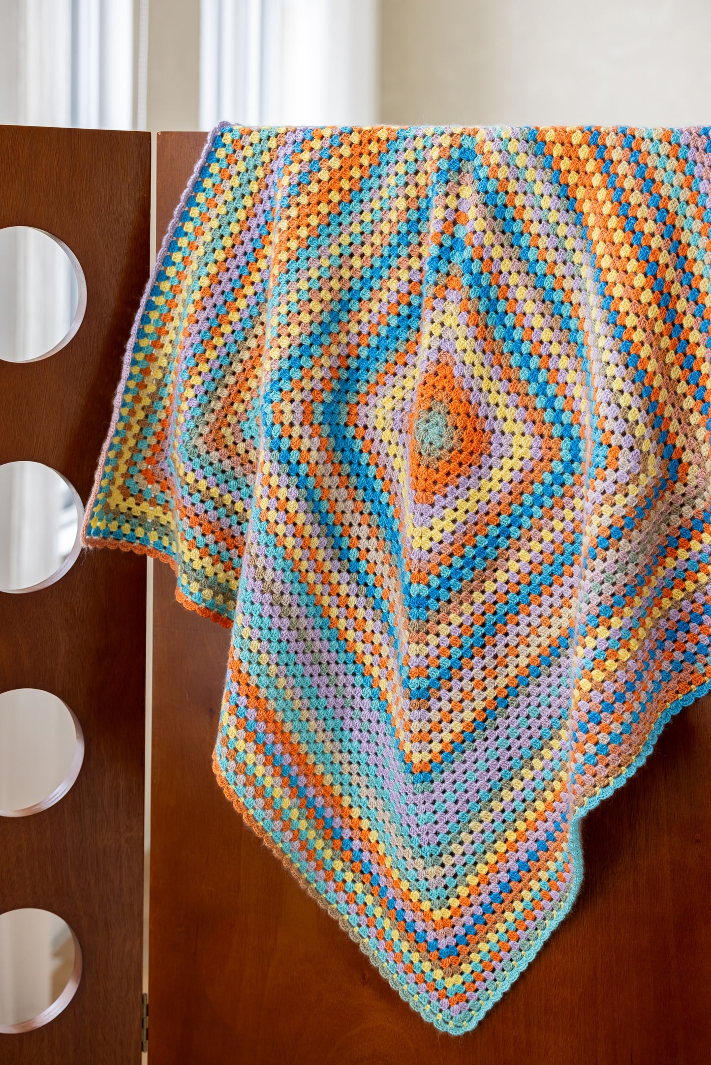 Grannysquare Pillow Blanket Crochet Pattern