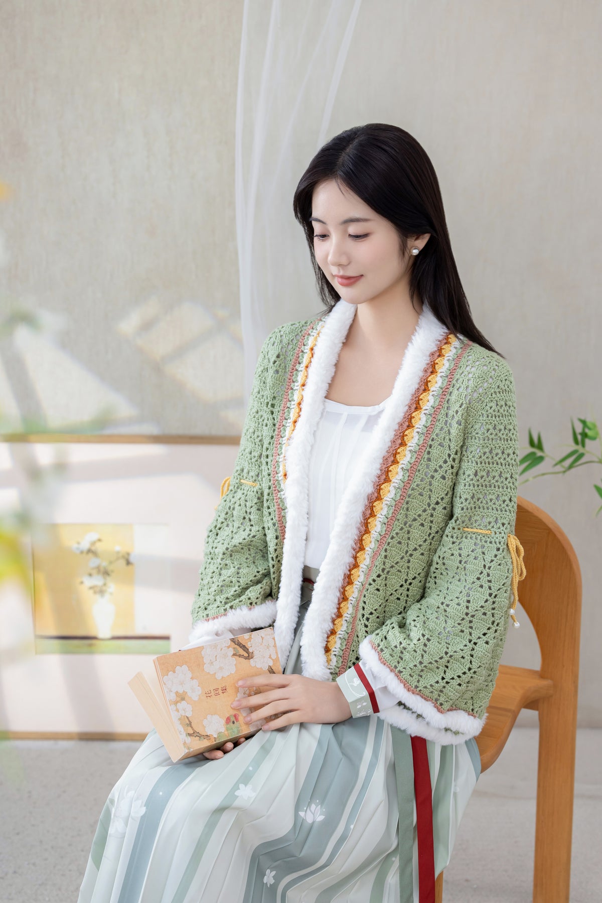 Su Cardigan Crochet Kit